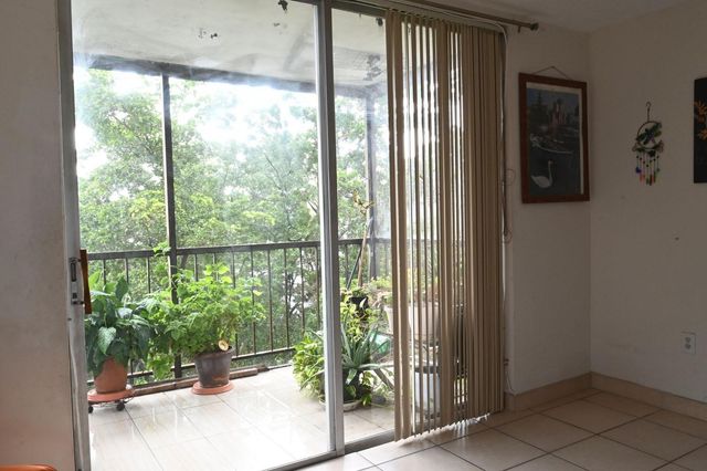 1681 NW 70th Avenue 402, Plantation, FL 33313