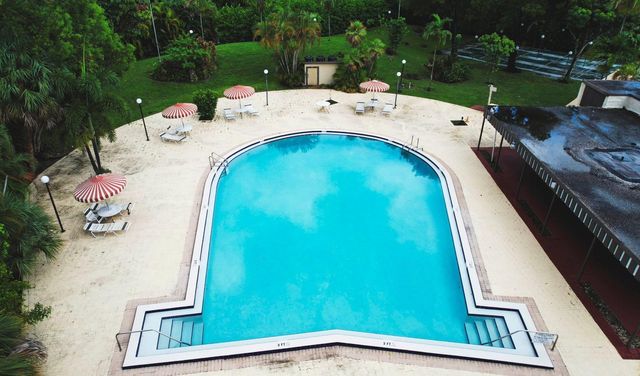1681 NW 70th Avenue 402, Plantation, FL 33313
