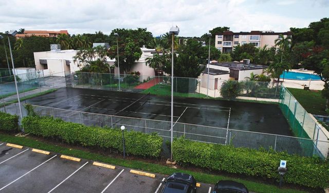1681 NW 70th Avenue 402, Plantation, FL 33313