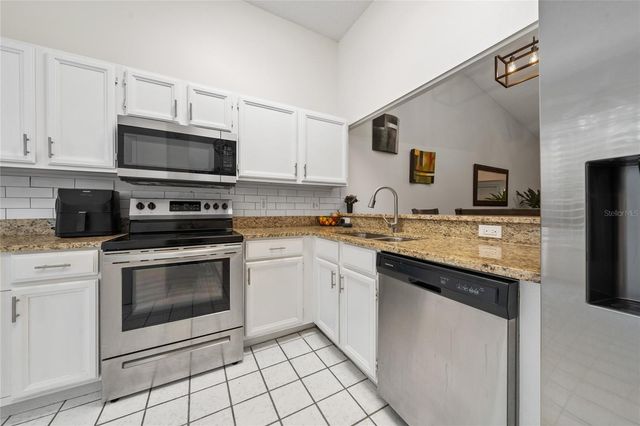 703 SWAN LANE, Altamonte Springs, FL 32701