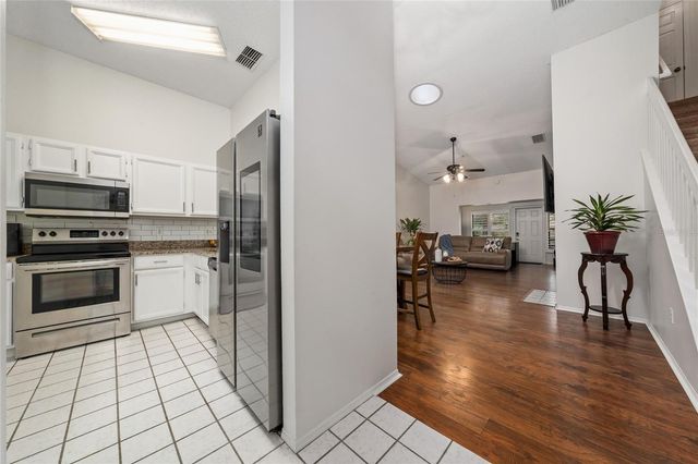 703 SWAN LANE, Altamonte Springs, FL 32701