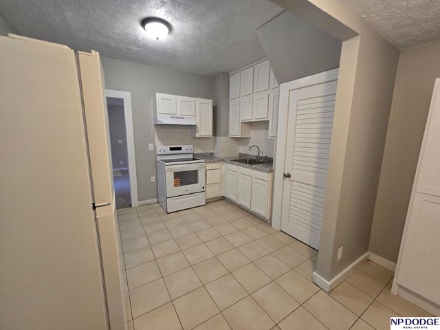 3632 Ellison Avenue, Omaha, NE 68111