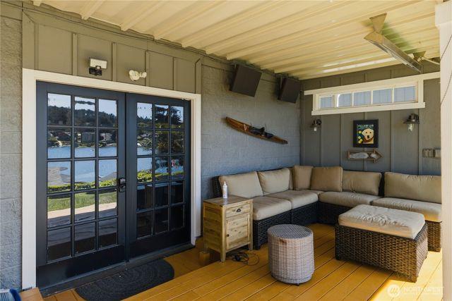 7110 Vandermark Road E, Bonney Lake, WA 98391