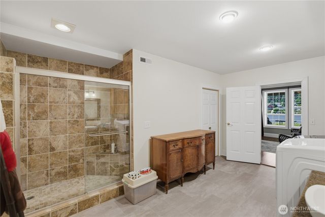 7110 Vandermark Road E, Bonney Lake, WA 98391