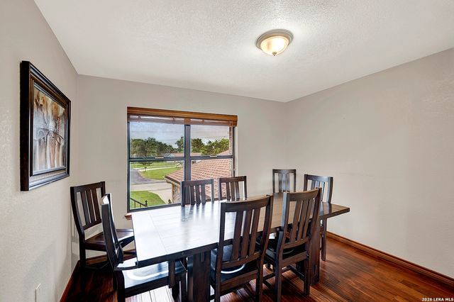 48 RIVER OAK DR, Seguin, TX 78155