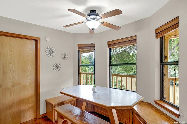 48 RIVER OAK DR, Seguin, TX 78155