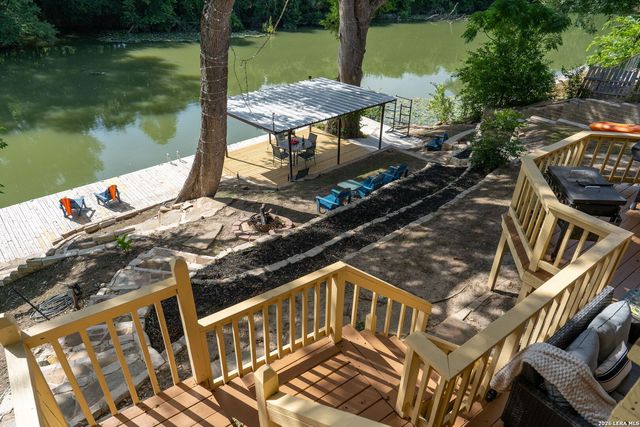 48 RIVER OAK DR, Seguin, TX 78155