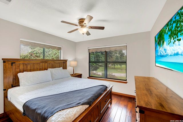 48 RIVER OAK DR, Seguin, TX 78155