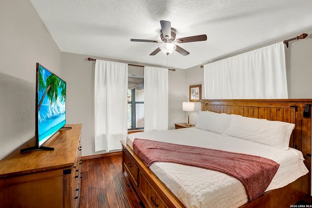48 RIVER OAK DR, Seguin, TX 78155