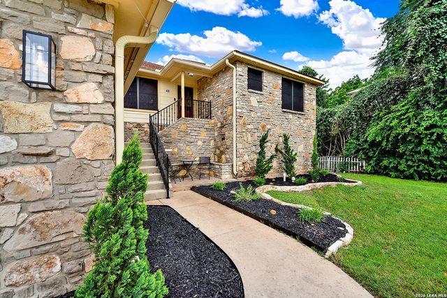 48 RIVER OAK DR, Seguin, TX 78155