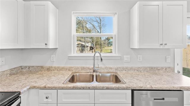 6150 Pin Oak E Drive, Theodore, AL 36582