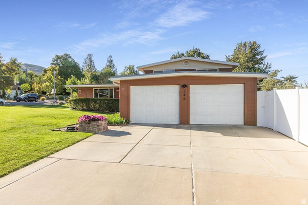 246 E 2200 S, Bountiful, UT 84010 — photo 2