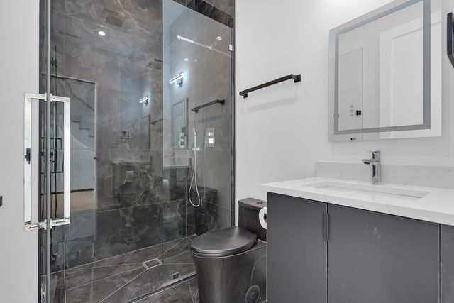 505 W Elm Avenue 7, Chicago, IL 60610