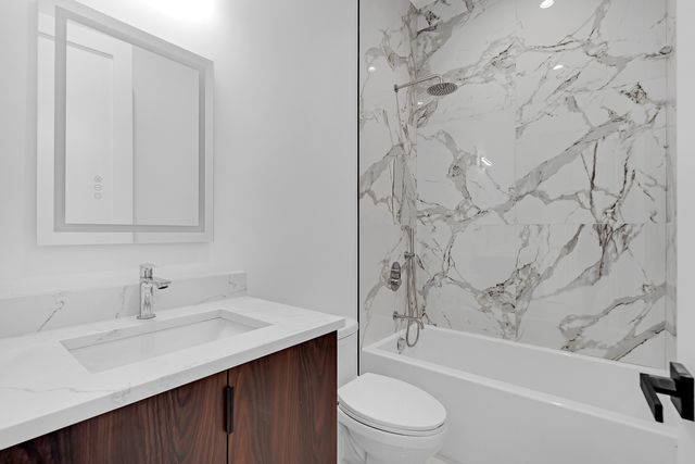 505 W Elm Avenue 7, Chicago, IL 60610