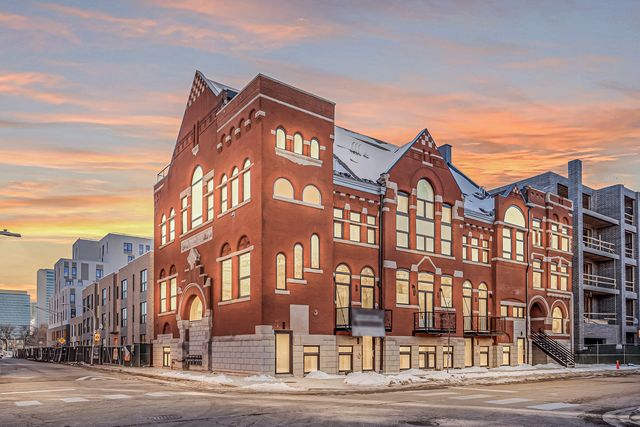 505 W Elm Avenue 7, Chicago, IL 60610