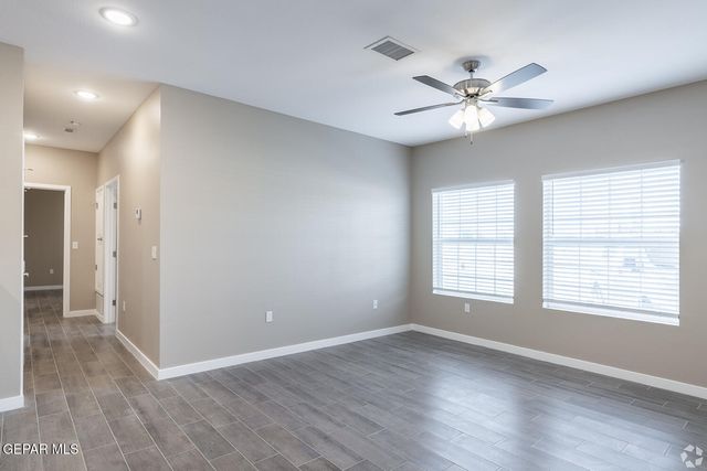 9779 McCombs Street E4, El Paso, TX 79924