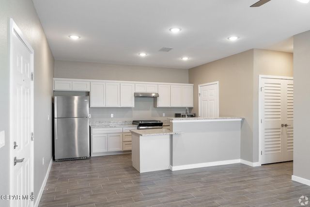 9779 McCombs Street E4, El Paso, TX 79924