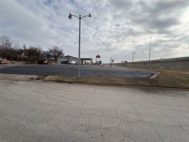 401 S Sam Rayburn Freeway, Sherman, TX 75090