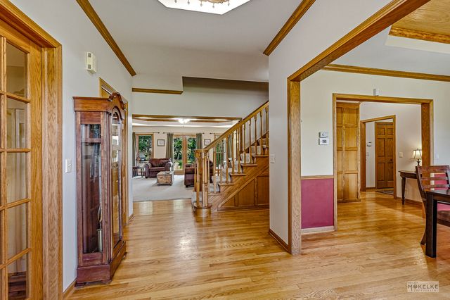 71 Long Grove Road, Yorkville, IL 60560