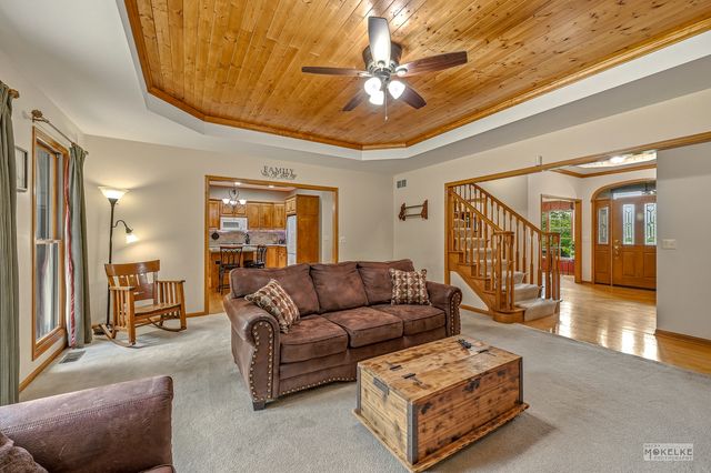 71 Long Grove Road, Yorkville, IL 60560