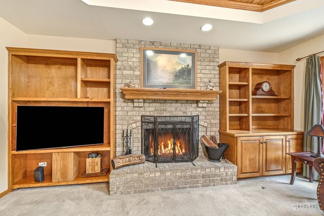 71 Long Grove Road, Yorkville, IL 60560