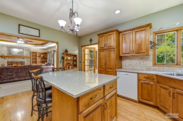 71 Long Grove Road, Yorkville, IL 60560