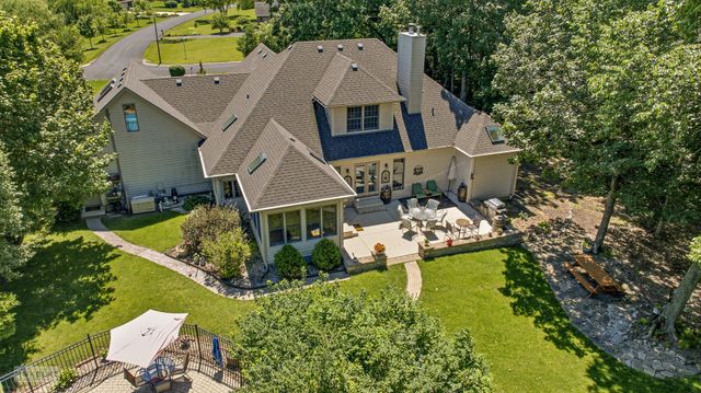 71 Long Grove Road, Yorkville, IL 60560