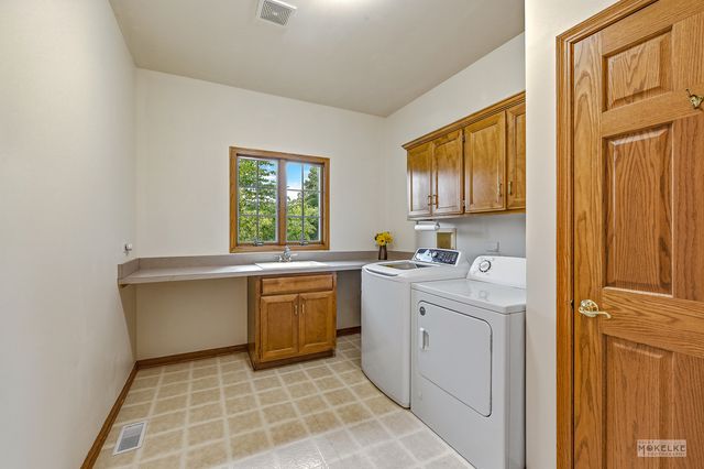 71 Long Grove Road, Yorkville, IL 60560