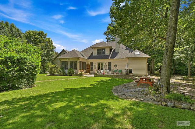 71 Long Grove Road, Yorkville, IL 60560