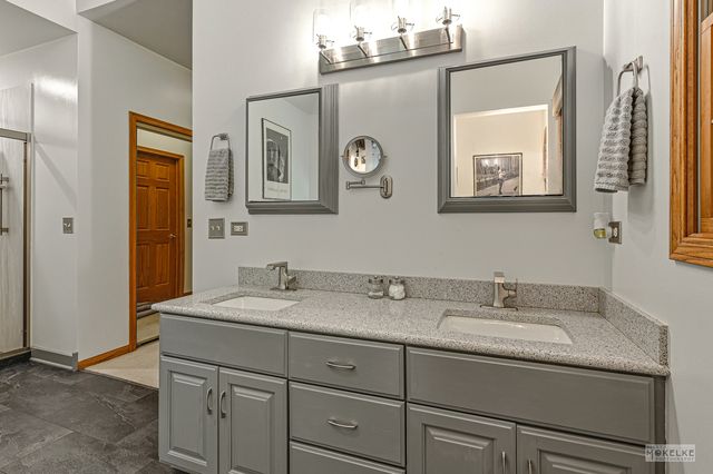 71 Long Grove Road, Yorkville, IL 60560