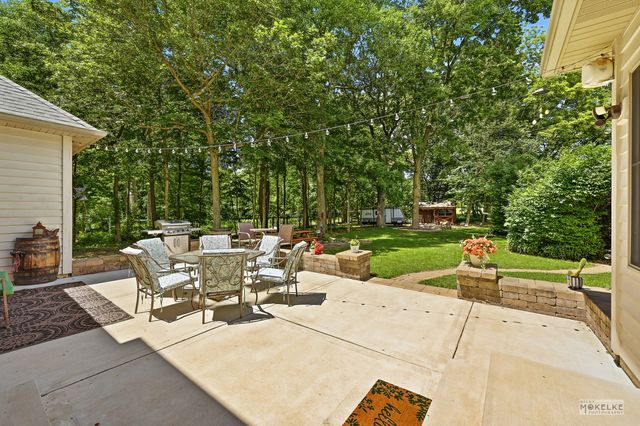 71 Long Grove Road, Yorkville, IL 60560
