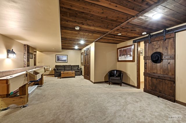 71 Long Grove Road, Yorkville, IL 60560