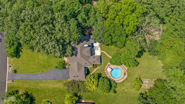71 Long Grove Road, Yorkville, IL 60560