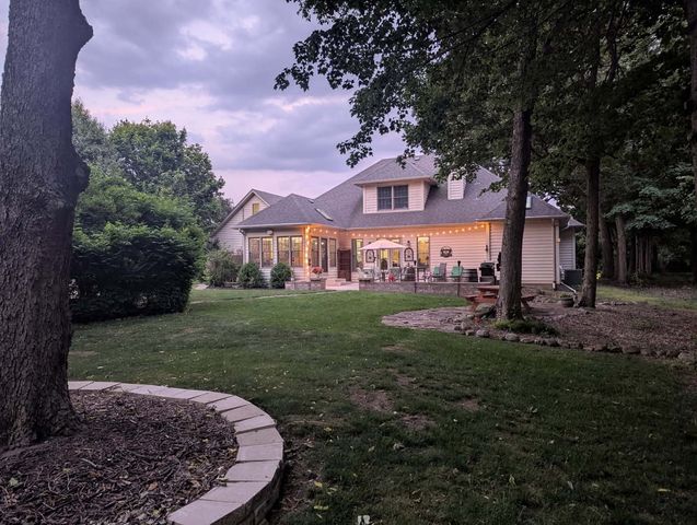 71 Long Grove Road, Yorkville, IL 60560