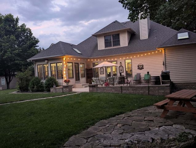 71 Long Grove Road, Yorkville, IL 60560