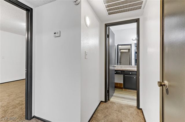 1390 Vegas Valley Drive 32, Las Vegas, NV 89169