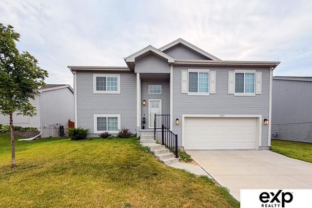 8511 Baker Street, Omaha, NE 68122