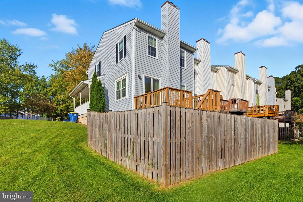 2913 HOBBLEBUSH CT, Lanham, MD 20706
