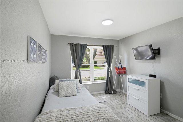 2181 NW 162nd Ter, Pembroke Pines, FL 33028