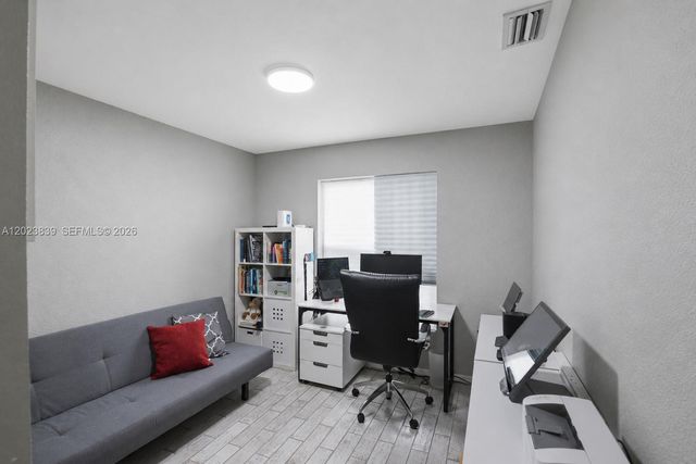 2181 NW 162nd Ter, Pembroke Pines, FL 33028