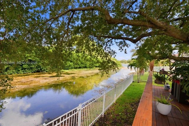 2181 NW 162nd Ter, Pembroke Pines, FL 33028