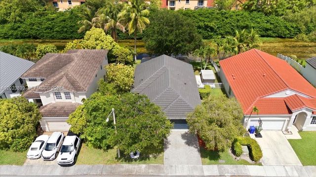 2181 NW 162nd Ter, Pembroke Pines, FL 33028