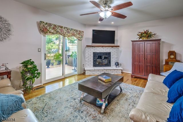 129 Sunrise Dr, Long Hill Twp., NJ 07933