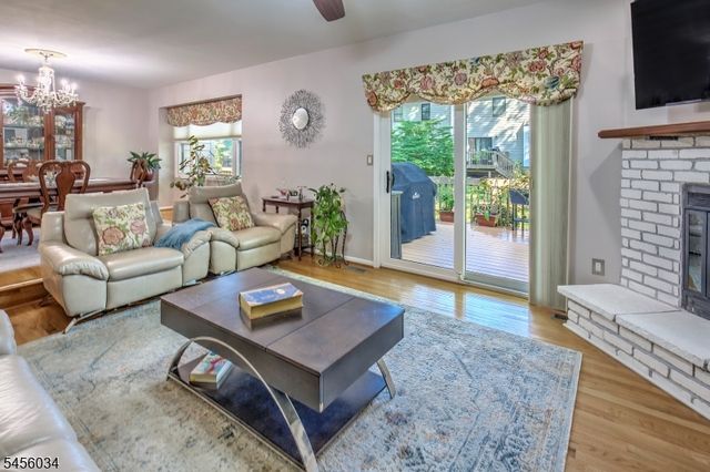 129 Sunrise Dr, Long Hill Twp., NJ 07933