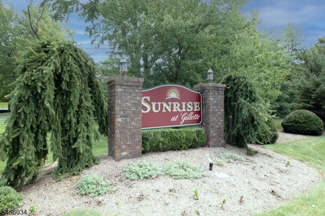 129 Sunrise Dr, Long Hill Twp., NJ 07933
