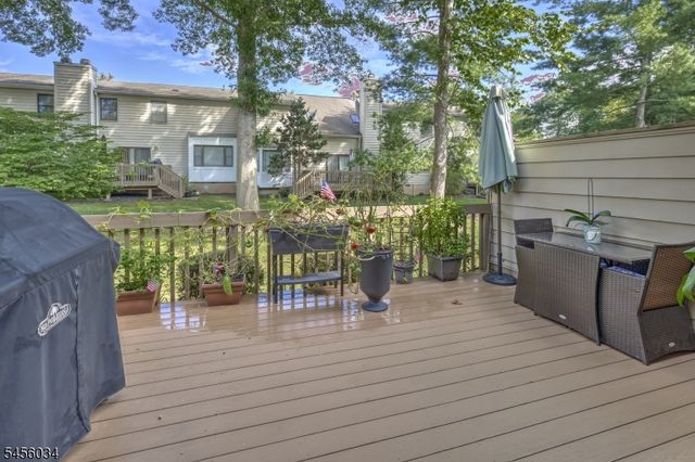 129 Sunrise Dr, Long Hill Twp., NJ 07933