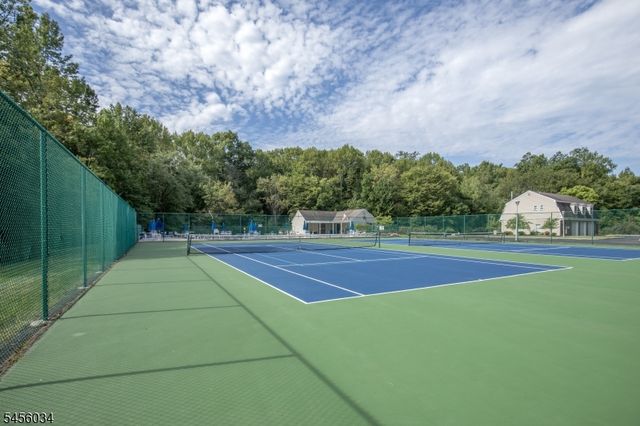 129 Sunrise Dr, Long Hill Twp., NJ 07933