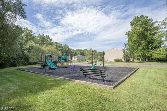 129 Sunrise Dr, Long Hill Twp., NJ 07933