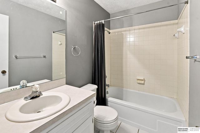 914 Harrington Avenue, Bellevue, NE 68005