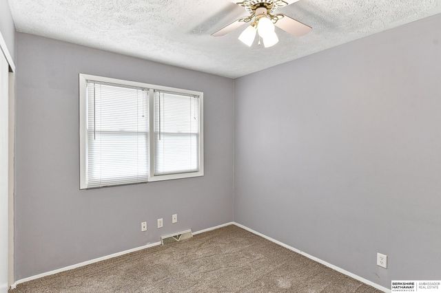914 Harrington Avenue, Bellevue, NE 68005